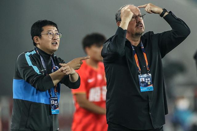 曼城出价1.2亿欧元引进恩佐·费尔南德斯